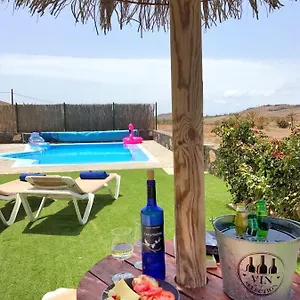 https://villa-el-valle.in-canary-islands.com
